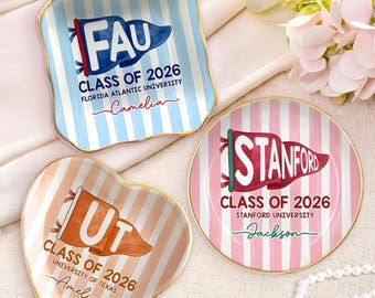 Bandeja para anillos con banderín escolar personalizado, regalo de graduación de la clase de 2026, bandeja para joyas personalizada con el orgullo universitario, bandeja de recuerdo a rayas para estudiantes de último año.