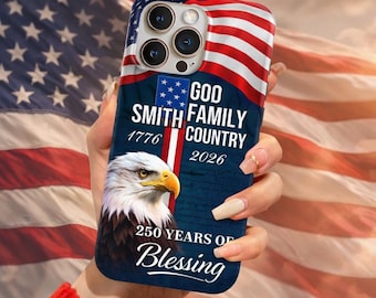Funda personalizada para teléfono USA 250, funda para iPhone con el lema Dios, Familia y País, funda personalizada con águila patriótica y nombre, regalo con la bandera estadounidense 1776-2026.