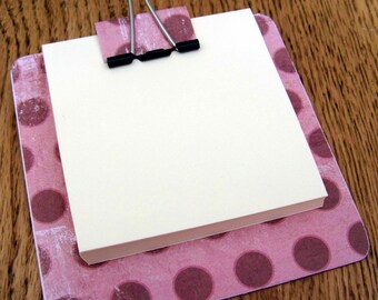 sticky note holder  mini-clip board,  magnetic memo holder- pink with brown polka dots