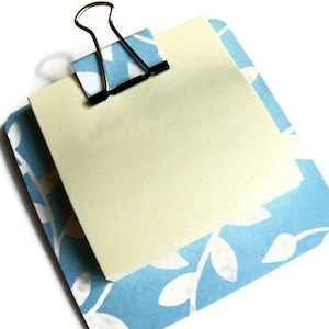 sticky note holder  mini-clip board,  magnetic memo holder - blue vine theme