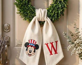 Personlig Disney America 250-årsjubileumskrans, broderad patriotisk dörrdekoration med initialer, 4 juli-present