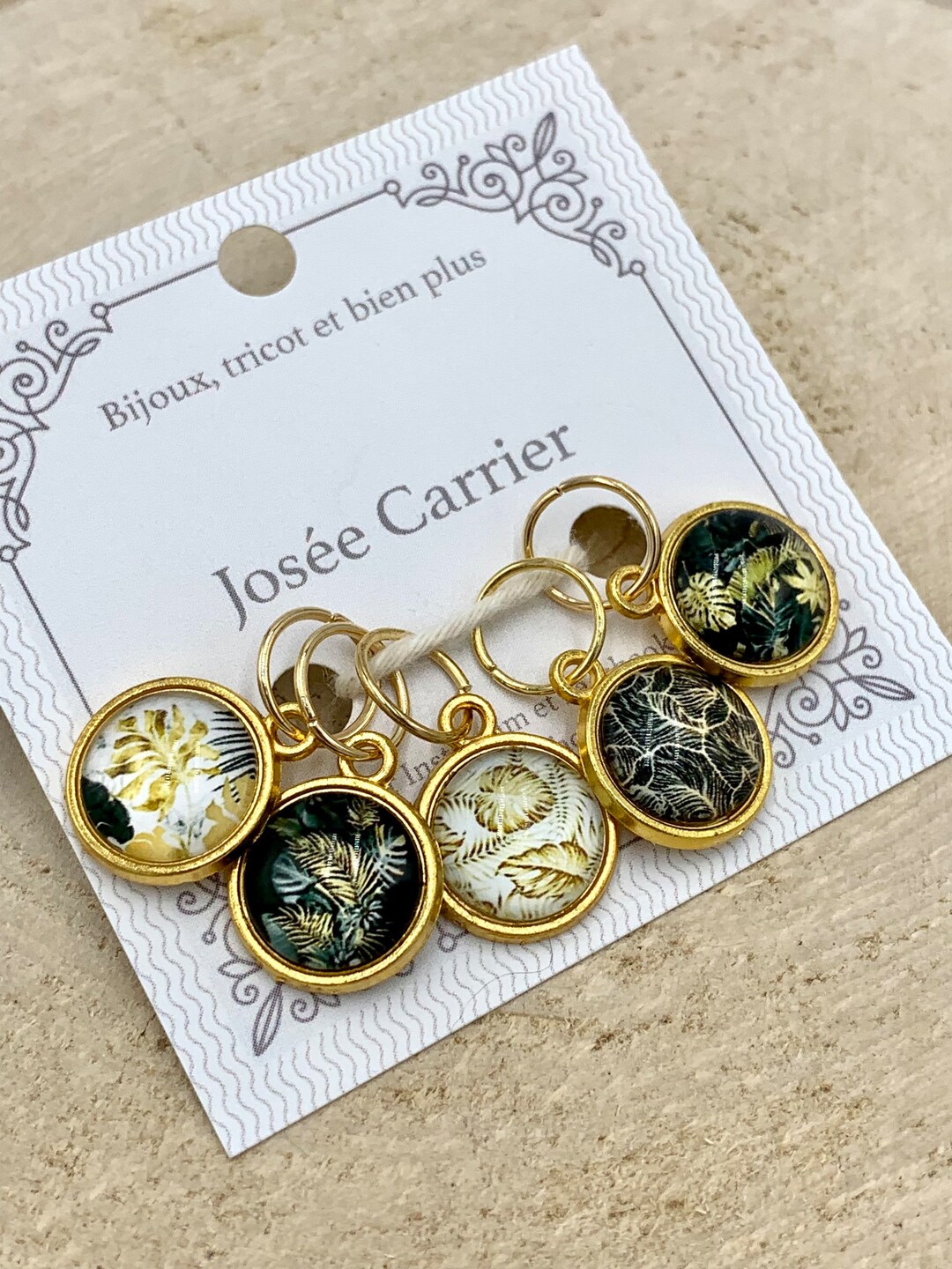 5 Stich Markers Gold Exotic Leafs, Knitting Accesoiries, Knitting Tools