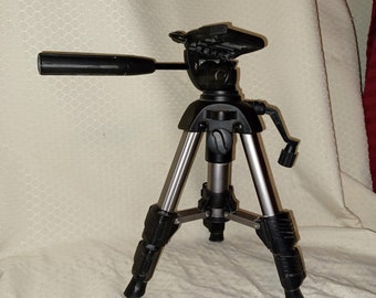 PROMASTER 6030 Camera Tripod NEVER USED Free Shipping