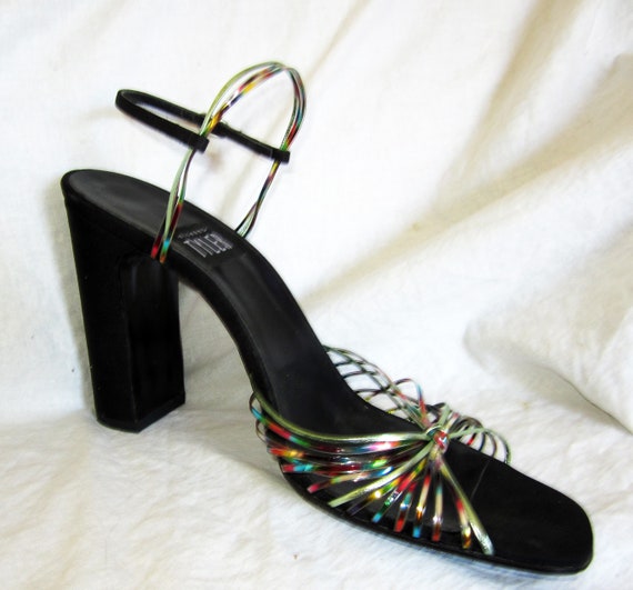 VNTG neuf RICHARD TYLER Kaléidoscope talons pompes 8N Made in Italy doit voir insolite sandales Slingback bal soirée livraison gratuite | Qualité Supérieure
VNTG neuf RICHARD TYLER TYLER TYLER Kaléidoscope talons pompes 8N Made in Italy doit voir insolite sandales Slingback bal soirée livraison gratuite | Qualité Supérieure
11a814
