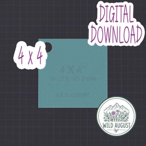 Op de afbeelding: Een vierkant blauwgroen digitaal bestandssjabloon met de tekst 4 X 4 inches en 10.2 x 10.2 cm erop gedrukt. De afbeelding bevat een witte sticker met de tekst DIGITAL DOWNLOAD en een rond logo met een illustratie van bergen en bloemen.