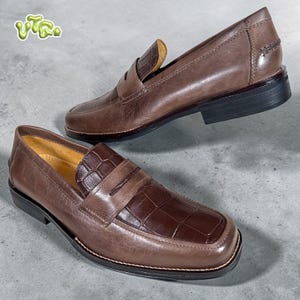 Vtg SANDRO MOSCOLONI Croc Embossed Brown Leather Penny Loafers M9D Brazil NWOT NWOT SANDRO MOSCOLONI Croc Embossed Leather Penny Loafers  main image 4