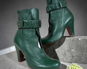 RARE VTG Chie Mihara Green Leather Keyhole Heeled Ankle Boots 498 EU38 Spain