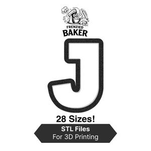 Puede incluir: Gráfico en blanco y negro con la frase "Frenzied Baker" encima de una gran letra "J". Debajo, el texto dice "¡28 tamaños! Archivos STL para impresión 3D". La imagen tiene un fondo blanco.