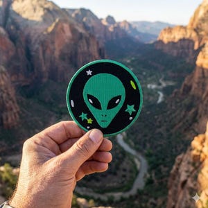Green Alien Patch Cute UFO, Embroidered Iron-On Sew-On Applique, Space Creature Patch for Jacket Hat Backpack, Sci-Fi DIY Gift