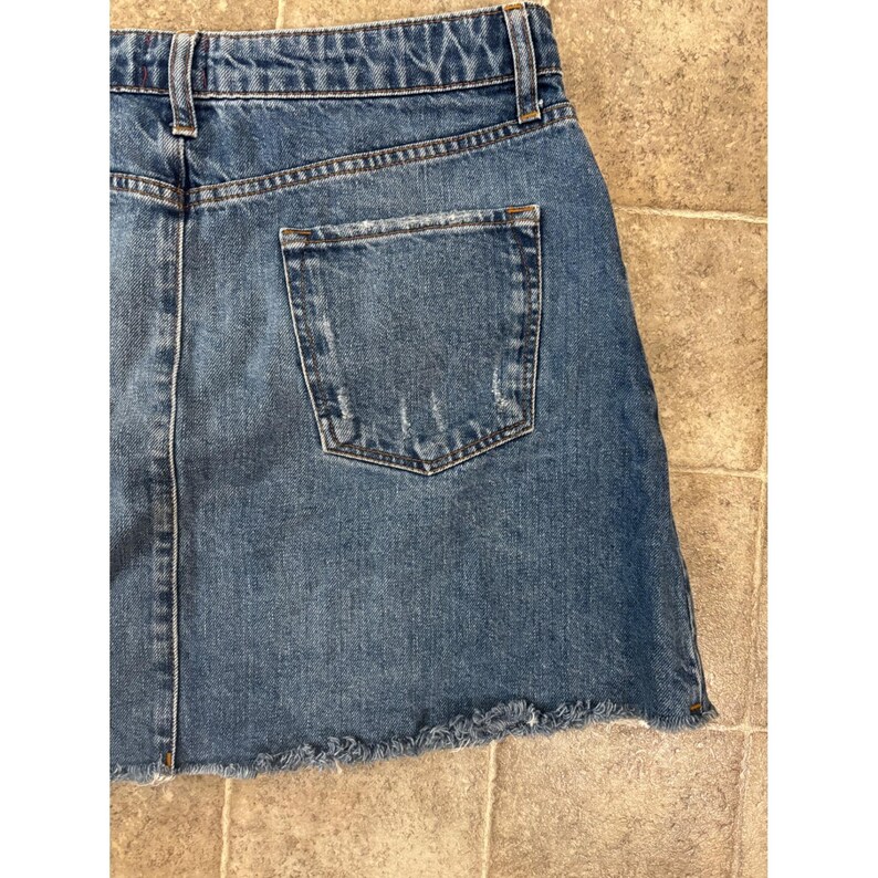 BDG Urban Outfitters Distressed Denim Mini Skirt Medium Wash Raw Hem Womens L image 10