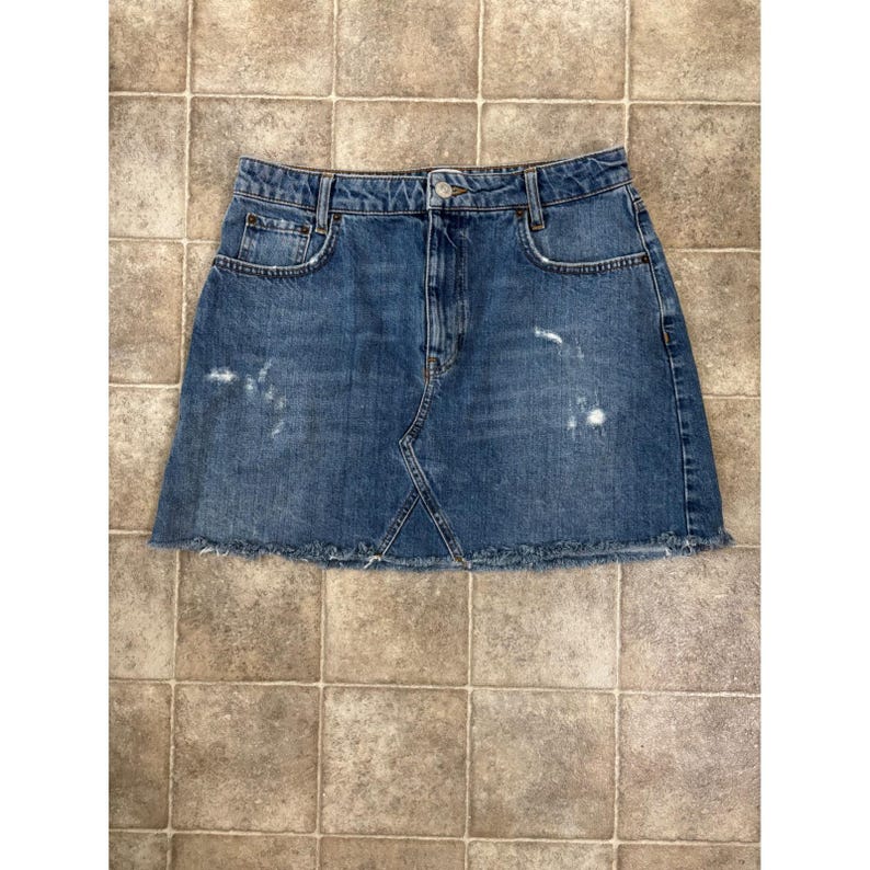 BDG Urban Outfitters Distressed Denim Mini Skirt Medium Wash Raw Hem Womens L image 1