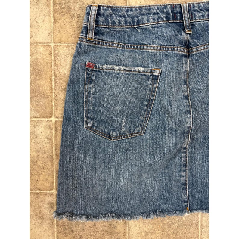 BDG Urban Outfitters Distressed Denim Mini Skirt Medium Wash Raw Hem Womens L image 9