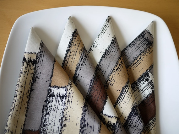 Cloth Dinner Napkins - Strata Print in Brown - Set of 4 - Holiday Gift, Wedding Gift, Housewarming Gift, Hostess Gift