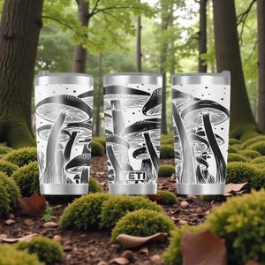 Graverad svampskog YETI Rambler isolerad rostfri stålmugg med MagSlider-lock – 20oz – Woodland Nature Cottagecore Gift bild 2