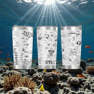 Gravierter Ocean Life YETI Rambler Edelstahlbecher mit MagSlider-Deckel - 20 Unzen - Sea Creatures Cup - Küstengeschenk Bild 2