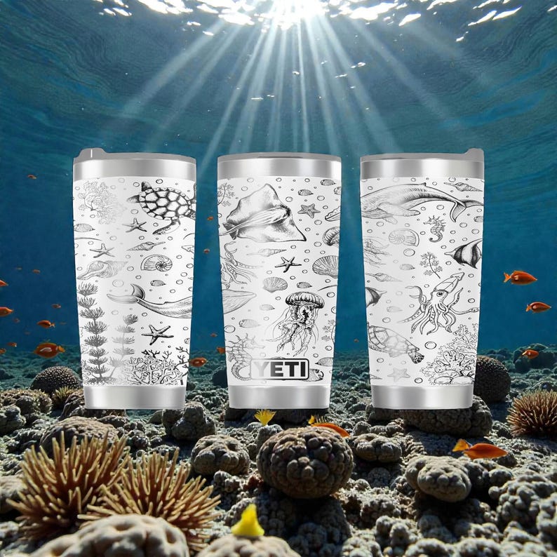 Gravierter Ocean Life YETI Rambler Edelstahlbecher mit MagSlider-Deckel - 20 Unzen - Sea Creatures Cup - Küstengeschenk Bild 2