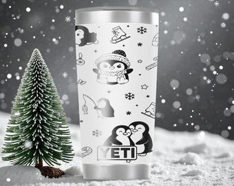 Vaso térmico de acero inoxidable YETI Rambler con pingüino grabado y tapa MagSlider de 20 oz. Bonito vaso invernal con pingüino. Regalo acogedor para el frío.