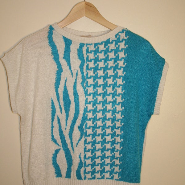 1980's Short White and Blue Pattern Sweater