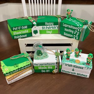 St. Patrick'swisiskok my zoom ima Day Wood Book Stack: Tiered Tray DecorzowoowoozzizmzzmmKiawiziioowszmwiwo