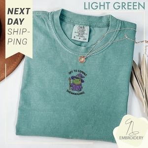 ウィザードフロッグ「悪ふざけに出かけよう」Tシャツ | DnD レンフェア 刺繍入り