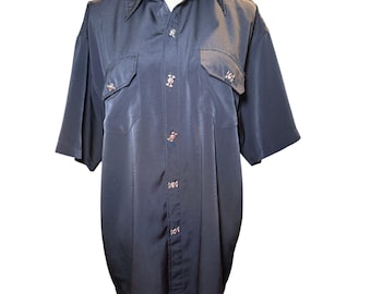 Camisa negra con botones y calavera cruzada estilo gótico Y2K de libélula, talla grande para hombre.