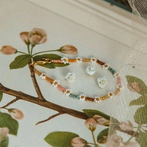 Daisy Chain Seed Bead Bracelet or Anklet Flowers of the Meadow image 1