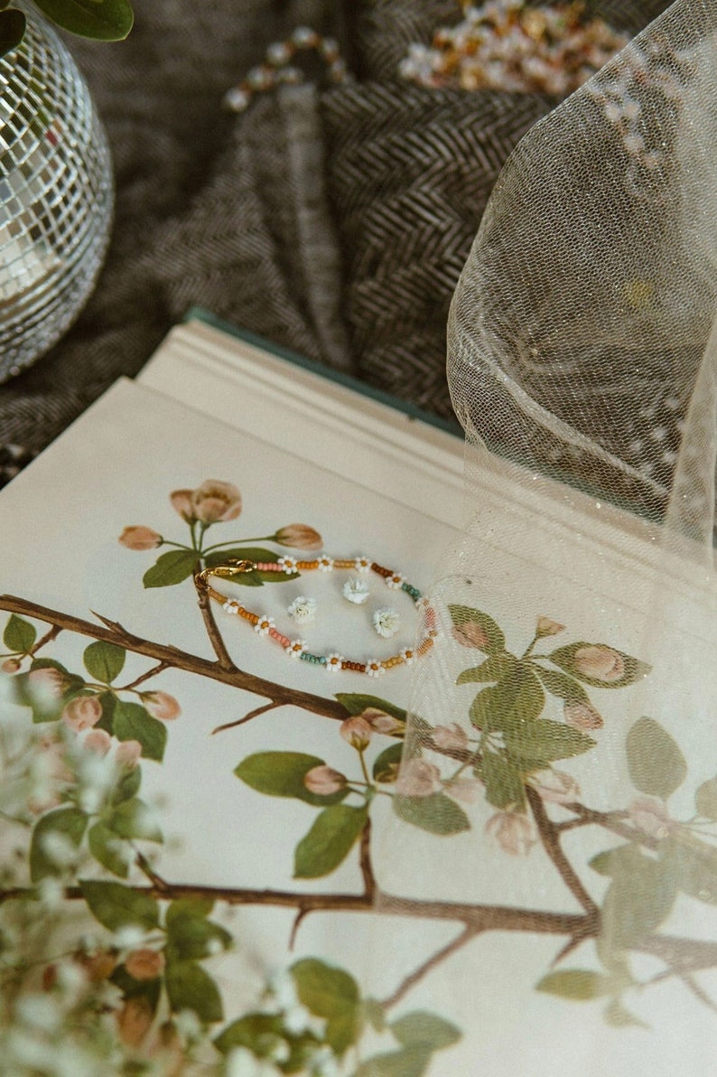 Daisy Chain Seed Bead Bracelet or Anklet Flowers of the Meadow image 1