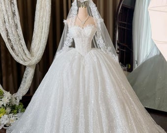 Funkelndes trägerloses Ballkleid Brautkleid, Brautkleid aus Spitze, Brautkleid nach Maß