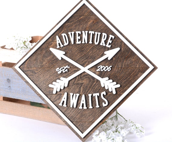 Adventure Awaits Sign Newlywed Home Decor Schweiz - Adventure Home Decor Adventure Awaits Sign Newlywed Home Decor Schweiz - Adventure Home Decor