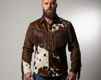 Premium Hair-On-Rindlederlederjacke für Herren mit Kuhdruck und Western-Fransen-Detail.