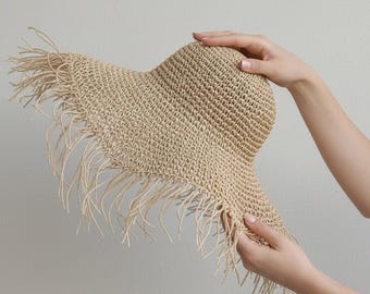 Breiter Rand Strohhut mit Fransen Rand künstlerisch Sommer Sonnenhut Statement Design Elegant Outdoor Accessoire Durchdachtes Geschenk für Mama