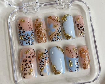 Uñas postizas azul pastel con estampado de leopardo y guepardo (regalo para ella)