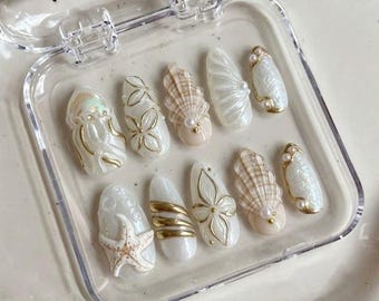 Uñas postizas Ocean Mermaid: Diseño de conchas marinas, estrellas de mar y perlas (10 unidades)