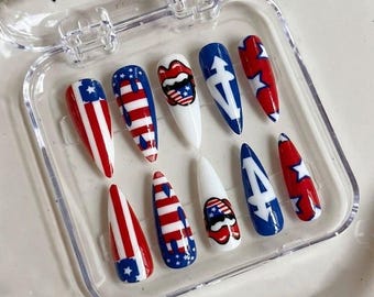 Uñas postizas con la bandera de EE. UU., regalo patriótico para el 4 de julio con estrellas rojas, blancas y azules.