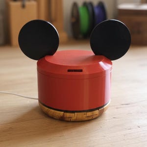 Difusor de óleos essenciais Disney com orelhas do Mickey Mouse, um acessório de aromaterapia divertido para todos.