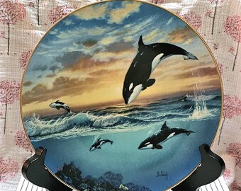 Vintage 1991 WS George "Jumping for Joy" decorative Orca Whale collectors plate from the "Vanishing Gentle Giants" series.