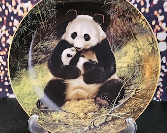 Vintage 1988 WS George "The Panda" decorative collectors plate from the "Last of Their Kind: Endangered Species" collection.