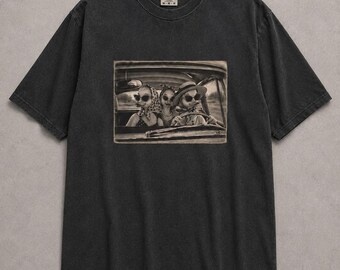 Retro Duck Ladies Convertible Graphic Tee, Vintage Animal Road Trip Shirt