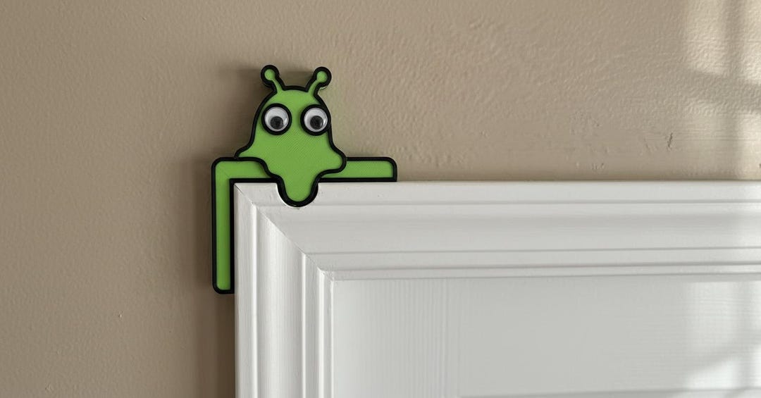 Cute Alien Door Topper – Funny Door Frame Decor - Etsy