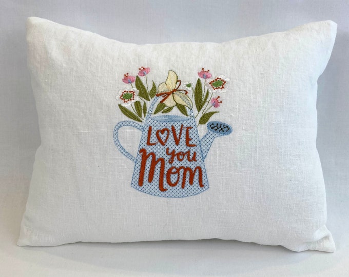 Love you Mom lumbar pillow cover