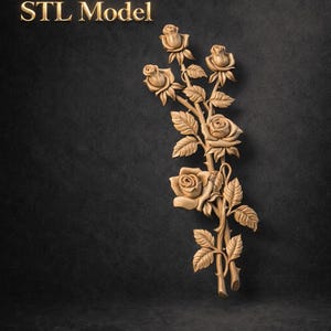 Può includere: Modello 3D dettagliato di un ramo di rose, intagliato nel legno. Il design presenta diverse rose in varie fasi di fioritura, con intricati dettagli delle foglie. Il testo "STL Model" è visualizzato in lettere dorate.