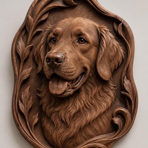 Può includere: Intaglio in legno marrone dettagliato della testa di un cane Golden Retriever, incorniciato in un ovale con decorazioni di foglie e viti. La lingua del cane è visibile e l'intaglio mostra dettagli intricati di pelliccia e volto.
