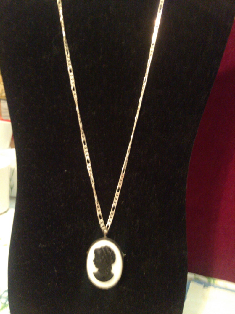 Black Caneo on Glass set in Sterling on 30 Figaro Sterling Chain both Brooch /& Necklace