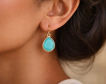 Turquoise druppeloorbellen, gouden boho-druppeloorbellen, Aqua Stone statement-sieraden, minimalistische zomerhanger