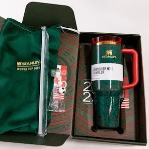 FIFA World Cup 2026 presentset med mugg, grön isolerad resemugg med sugrör, samlarglas för fotbollsfans, souvenir för turneringar