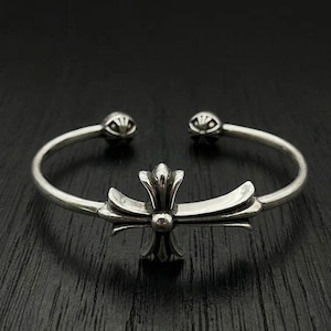 Vintage Gothic Cross Cuff Bracelet – Minimalist Open Bangle, Silver-Tone Unisex Statement Jewelry, Punk Rock Wrist Accessory Gift,GiftForHer