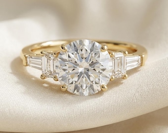 Runder Moissanit-Ring mit fünf Steinen, Baguette- und Smaragd-Seitensteinen, Jubiläumsring, minimalistischer Goldring, Stapelring, Röntgenfluoreszenzanalyse