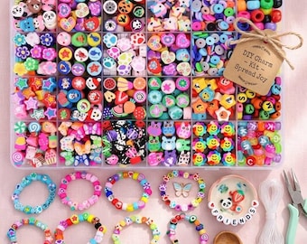Kit de 700 piezas para hacer joyas: arcilla, cuentas acrílicas, dijes de animales para pulseras, collares y manualidades Kandi.