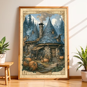 Peut inclure: Une impression d'art encadrée représentant un cottage en pierre avec deux toits coniques en bardeaux bleus, une cheminée centrale en pierre et un potager de citrouilles au premier plan, le tout dans une forêt de pins sous un ciel nuageux.