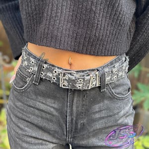 1 cinturón de lujo de moda nuevo, accesorios punk negros, cinturón vaquero azul, hip hop Y2k con hebilla de pasador ahuecada de estrella, para hombres y mujeres.